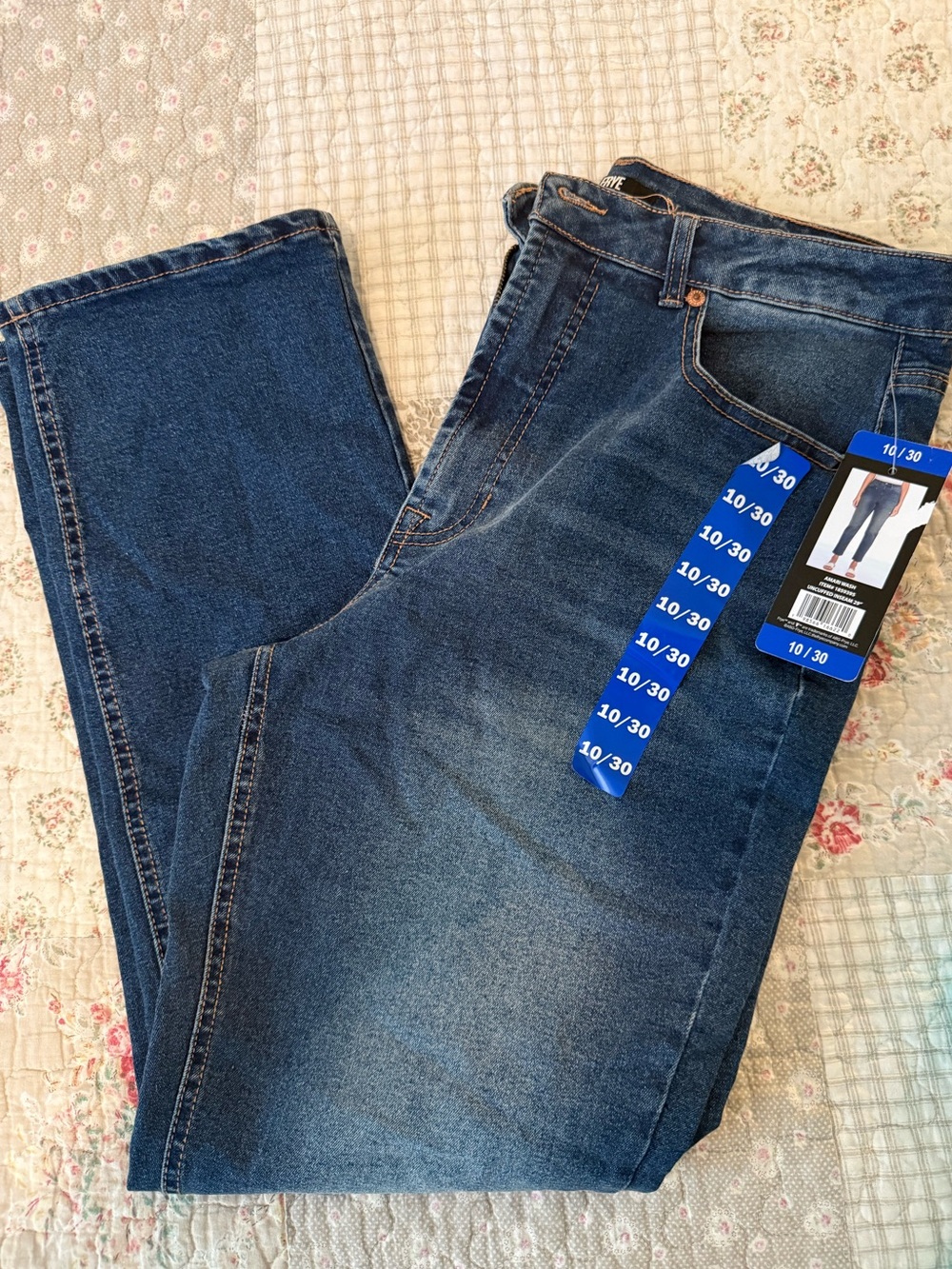 Frye womans Straight Jeans in Dark Blue Wash